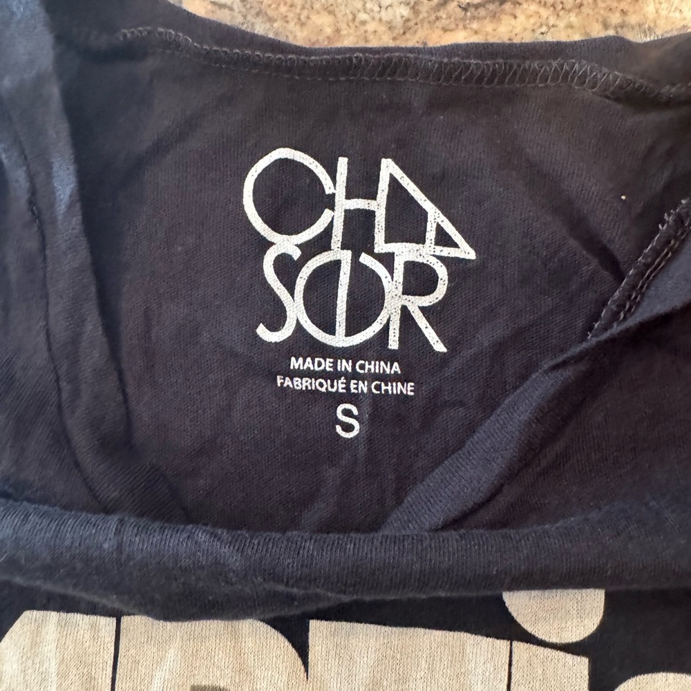 Chaser graphic t-shirt, size small, black